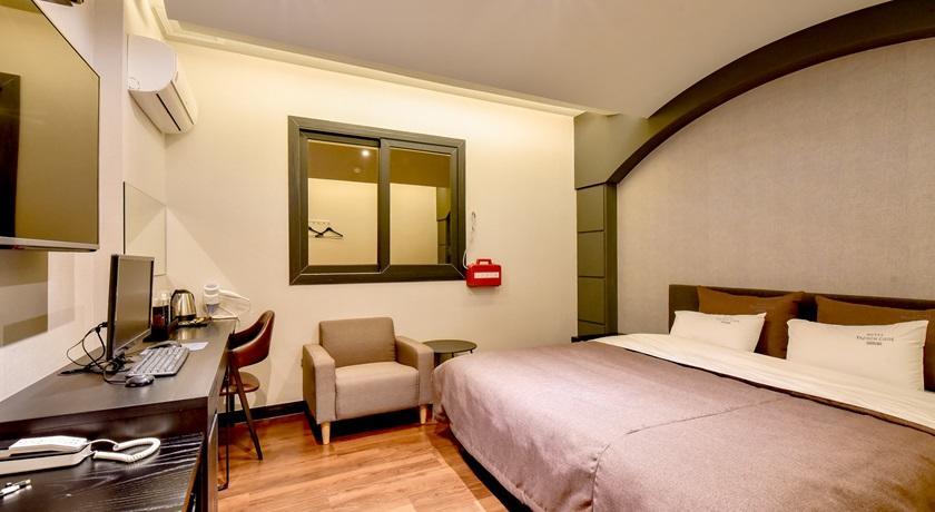 French Code Hotel Changwon Exteriör bild