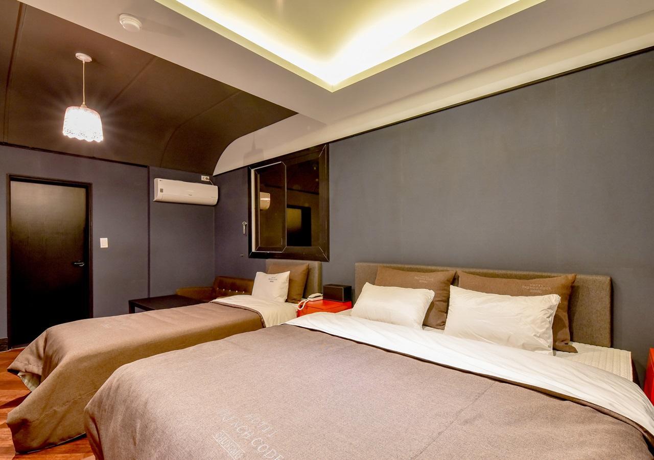 French Code Hotel Changwon Exteriör bild