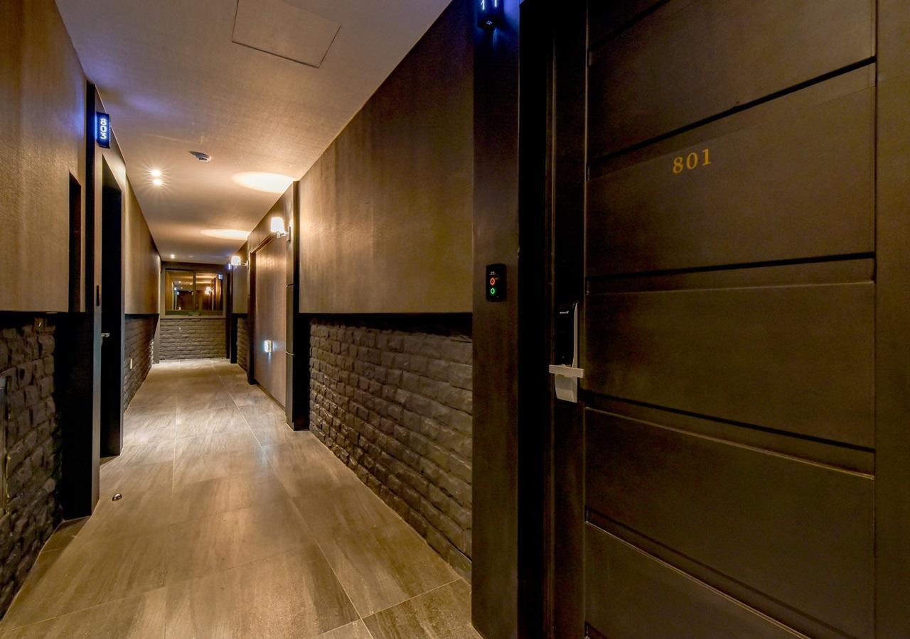 French Code Hotel Changwon Exteriör bild